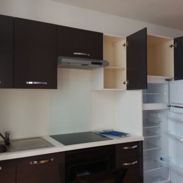 Location Appartement 1 pièce 35m² NIMES 30000 - Photo 1