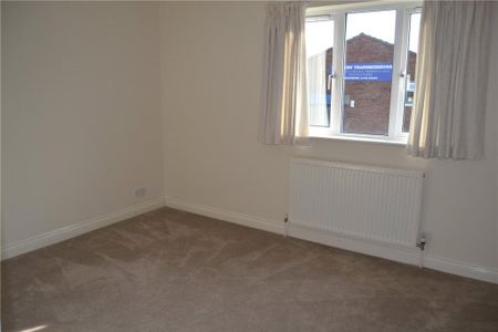 2 bedroom semi-detached house to rent - Photo 5