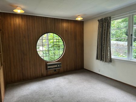 Family Living - Photo 2