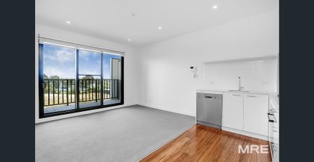 Beautiful and bright in Brunswick West - Photo 2