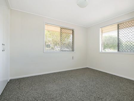 Renovated unit in sought after location - Photo 5