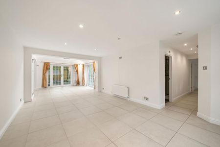 5 bedroom detached bungalow to rent - Photo 3