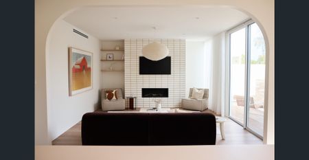 A Unique Masterpiece in Sandy Bay - Photo 2