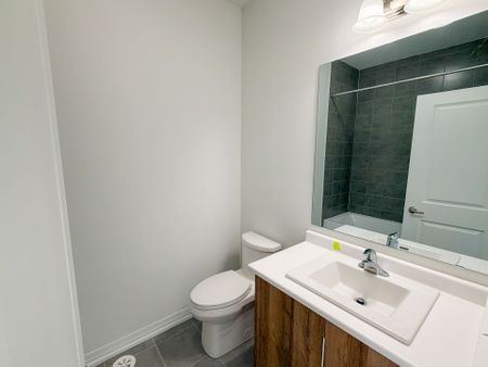 For Lease - 55 Harold Wilson Lane Unit# 1, Richmond Hill, Ontario - Photo 2
