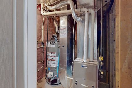 For Lease - 2284 Whitewood Crescent Unit# Lower, Innisfil, Ontario - Photo 4