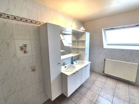 Ruim duplex-appartement met garage te Zulte - Photo 1