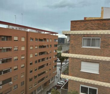 Piso de alquiler en Carrer de Pere Aleixandre, Mont-Olivet - Photo 6