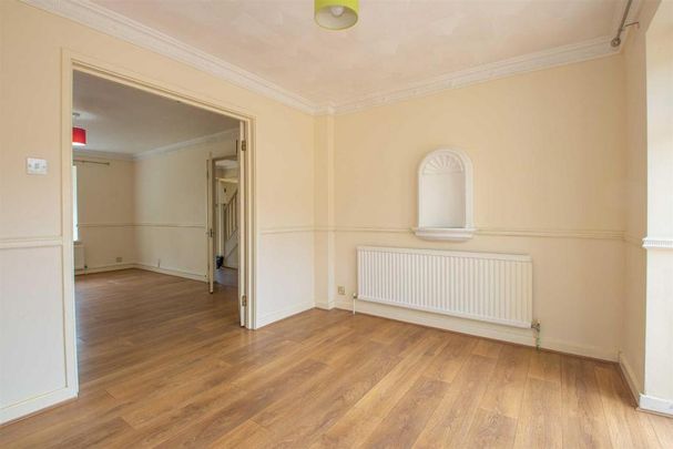 5 bedroom detached house to rent - Photo 1