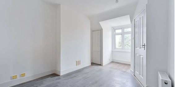 Conyers Road, SW16, London - Photo 3