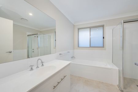 Neat and Tidy 4 Bedroom Home - Photo 4