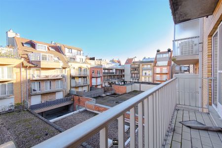 Gemeubeld appartement met 2 slaapkamers in het centrum van Knokke. Met autostandplaats in het gebouw. - Foto 3