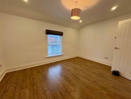 17 Glenvarlock Street, Belfast, BT5 5GS - Photo 3