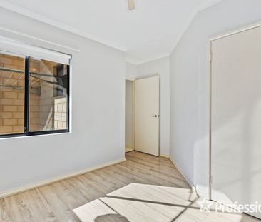 Elegant Street Frontage Home with Modern Comforts and Entertaining ... - Photo 4
