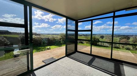 Feilding Country - Three bedroom - Photo 2