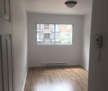 LOGEMENT 4-1/2 À LOUER (Rosemont/Saint-Leonard) - Photo 1