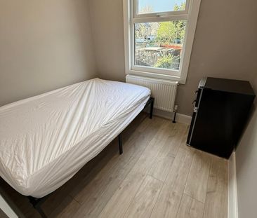 Room in a Shared House, Gloucester Road, E17 - Photo 2