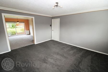 3 bedroom detached house to rent - Photo 3
