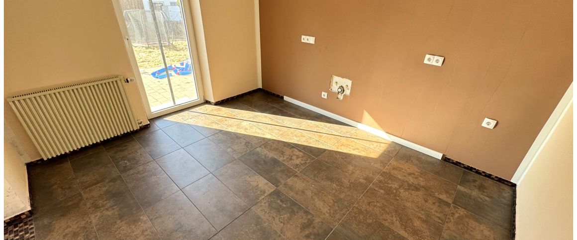 Schöne Doppelhaushälfte mit viel Platz & Ortsrandblick ideal für Ihre Familie - Foto 1