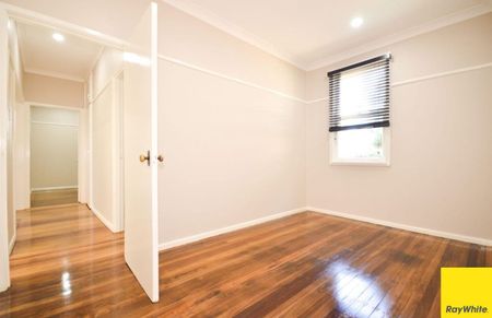 Family Home for Rent - 50 Janice Street, Seven Hills - Photo 3