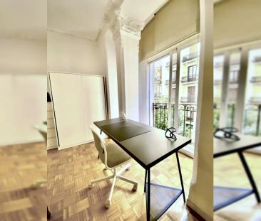 Room in a shared 5-bedroom apartment for rent in Castellana. - Foto 2