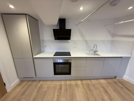 1 bedroom Flat To Let - Photo 4