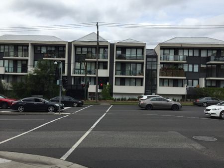 Forest Hill - Photo 2