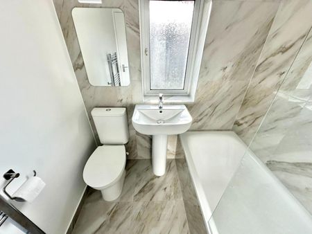 2 bedroom House To Let Total Size: 646 SQ FT - Photo 5