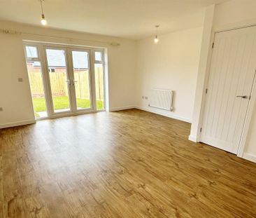 3 bedroom semi-detached house to rent - Photo 2