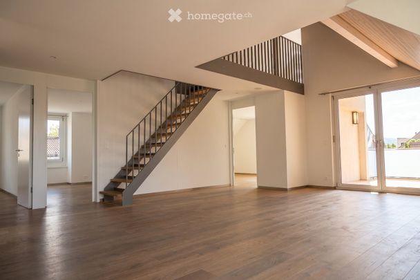 Exklusive 4½-Zimmer-Dachwohnung mit Galerie und zwei grosszügigen Balkonen - Foto 1