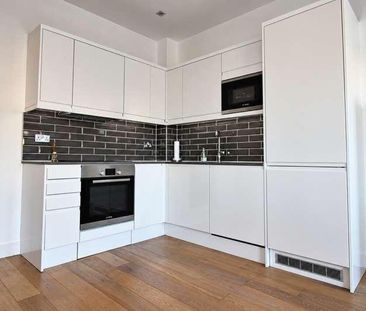 Reigate, Surrey, RH2 7JB - Photo 5