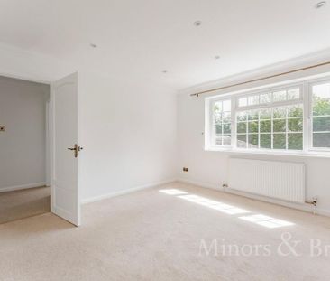 4 bedroom detached house to rent - Photo 5