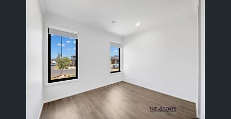 Brand New Luxury 4-Bedroom Family Home | 36sq Double Storey with Void & Alfresco Theatre - Photo 3