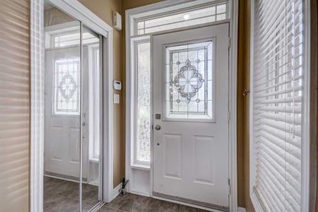 For Lease - 19 Putnam Drive, Brampton, Ontario - Photo 5