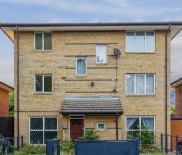 4 bedroom detached house to rent - Photo 3