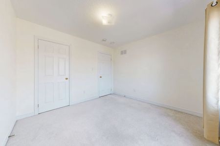 For Lease - 90 Braebrook Drive, Whitby, Ontario - Photo 4