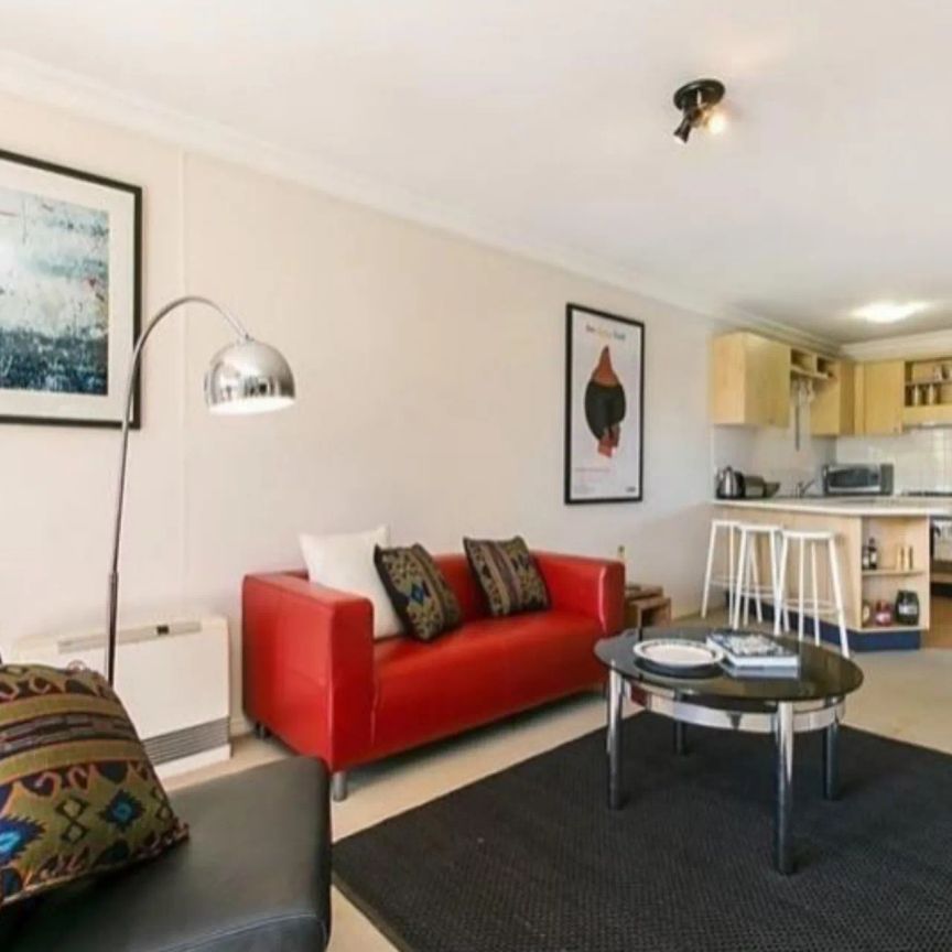 'UNDER APPLICATION' WARM & HOMELY | CONVEINIENT PARKDALE LOCATION! - Photo 1