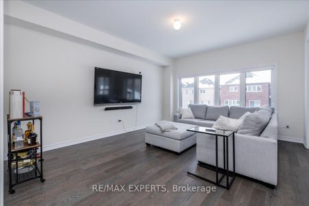 Detached Home For Lease | N8134410 - Photo 2