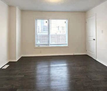 163 TANGO CRESCENT - Photo 2