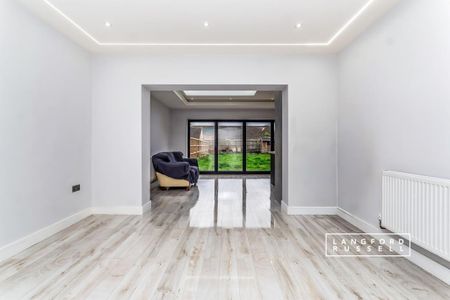 4 bedroom semi-detached house to rent - Photo 2