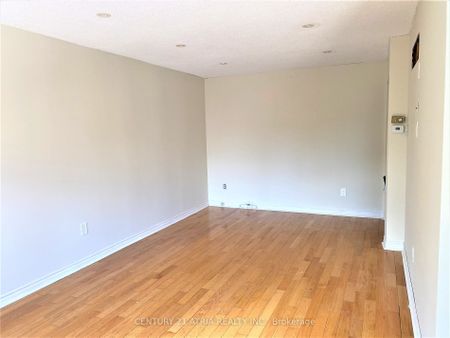 For Lease - 5 Thunder Grove, Toronto, Ontario - Photo 2