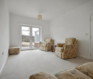 2 bedroom semi-detached bungalow to rent - Photo 1