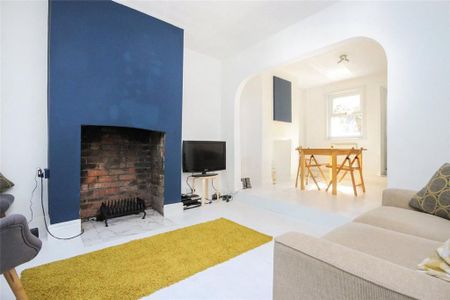 2 bedroom end of terrace house to rent - Photo 2