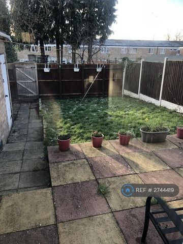 2 bedroom terraced house to rent - Photo 4