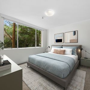 Stunning sundrenched two bedroom apartment. - Photo 2