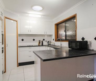 10 Barret Street, Flinders View, QLD 4305 - Photo 5