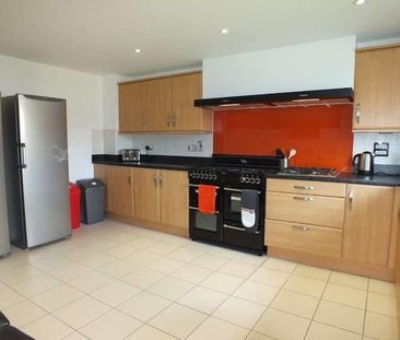 Pascal Crescent, Shinfield, RG2 - Photo 4