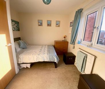 4 bedroom terraced house to rent - Photo 2