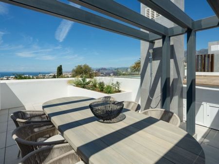 5 bedroom luxury Semidetached House for rent in Marbella, Andalusia - Photo 3