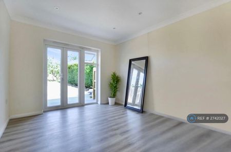 3 bedroom bungalow to rent - Photo 3