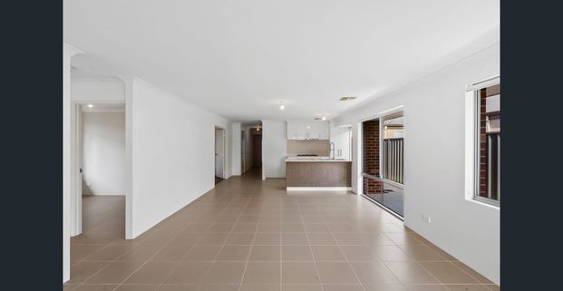 Stylish Family Living in a Sought-After Location - Photo 1